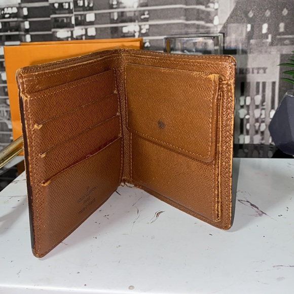 Authentic Louis Vuitton Monogram Marco Wallet - Picture 3 of 12